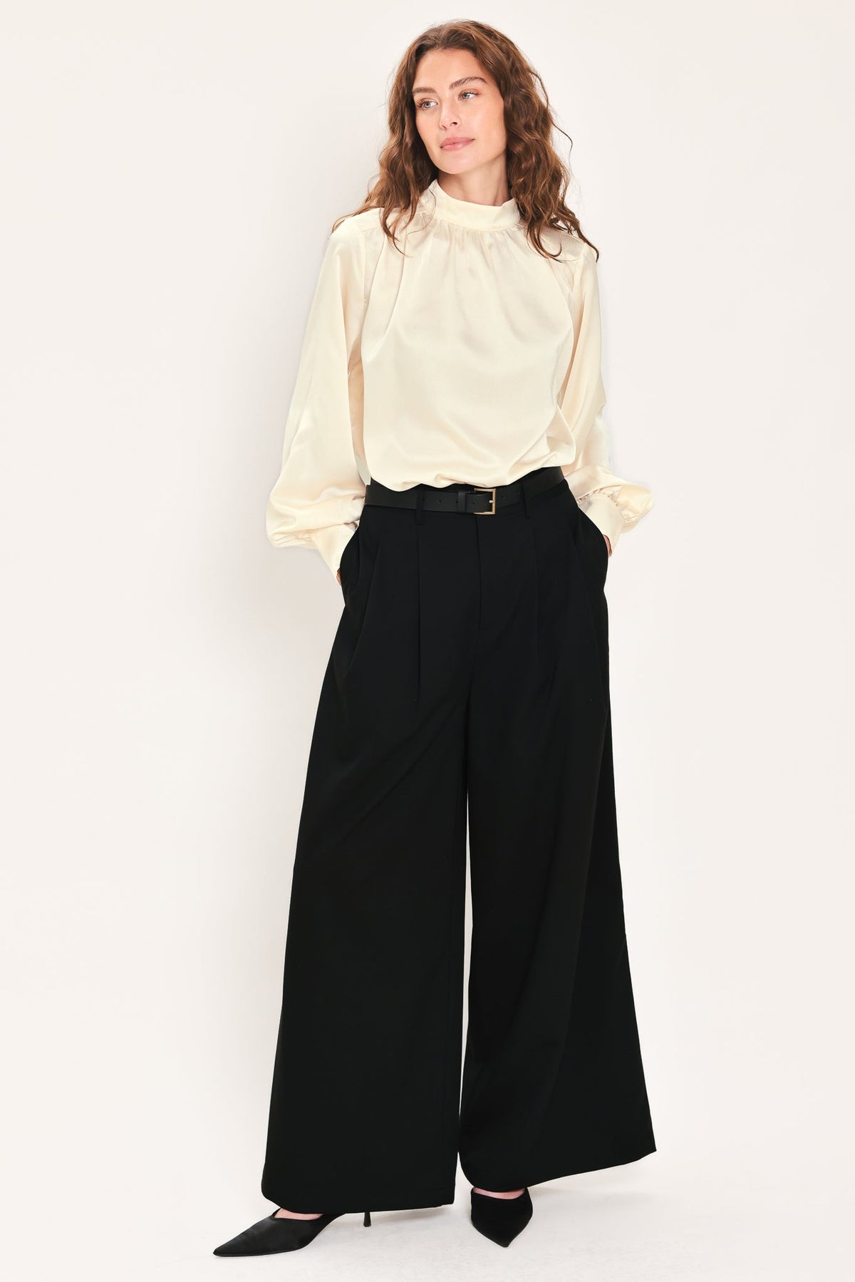 Flying Tomato City Cinch Black/brown Belted Wide-leg Pants in BLACK view 3 (bottom)