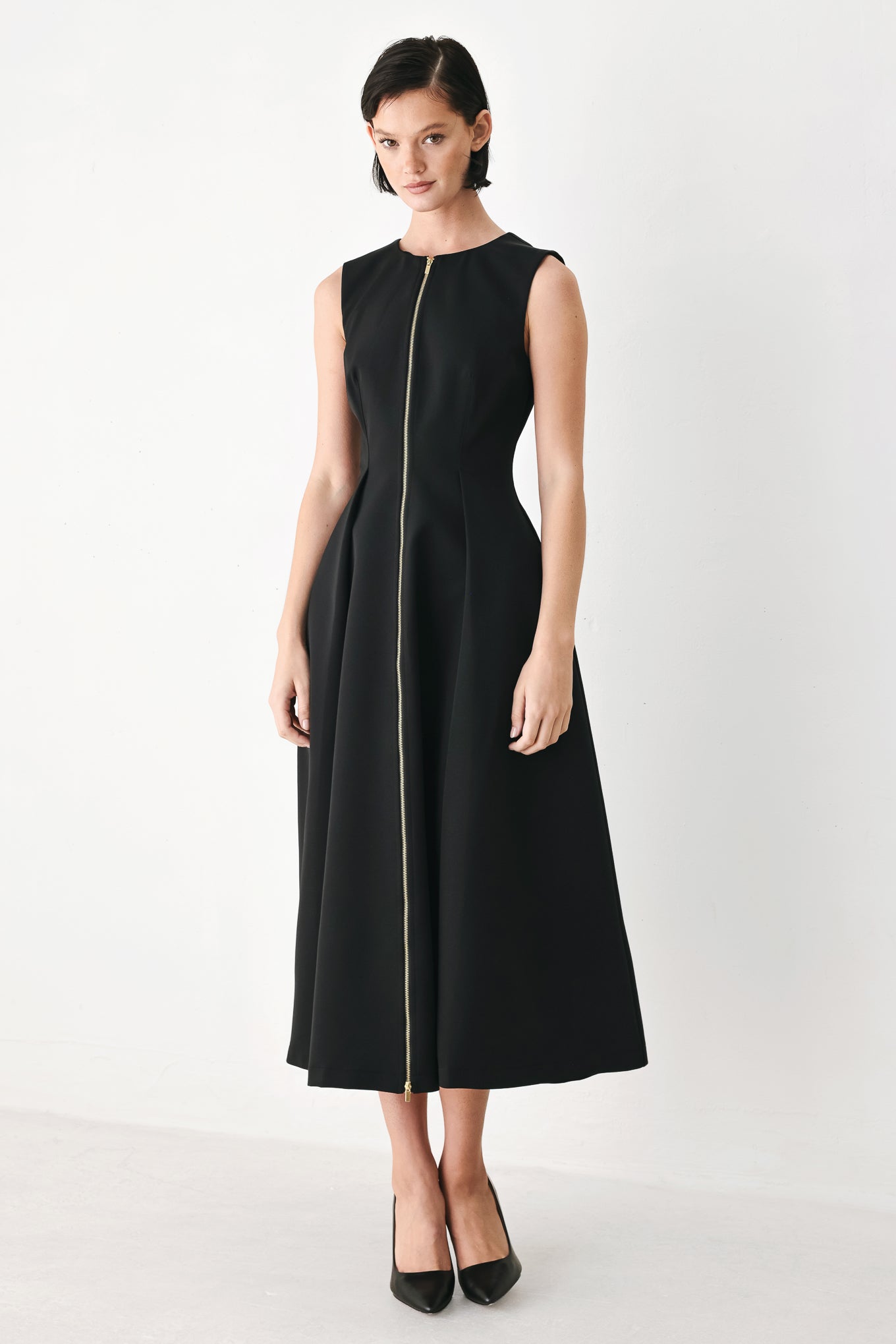 Flying Tomato Clay Modern Sway Woven Midi Dress in BLACK
