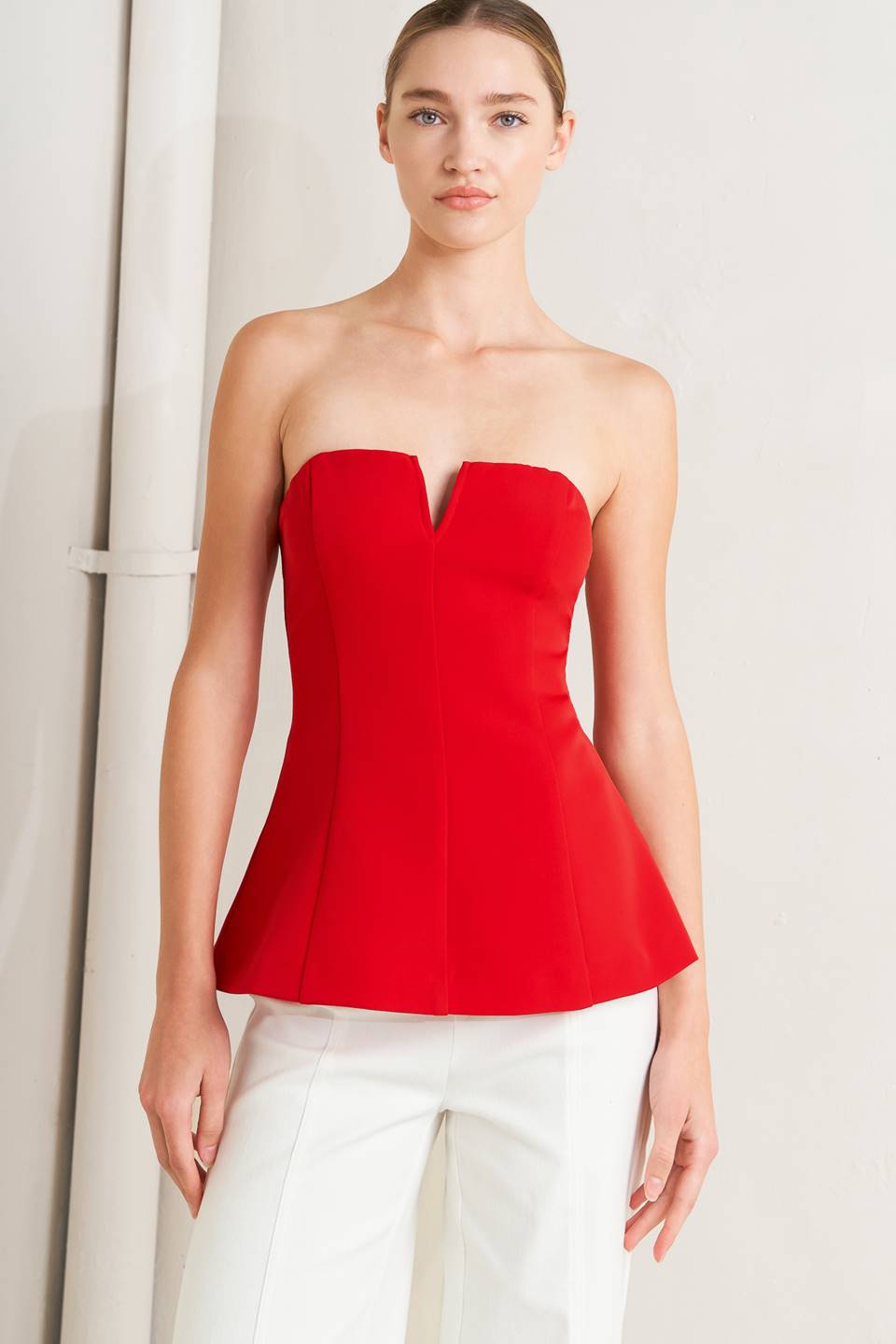 Flying Tomato Noir Contour Woven Top in RED - Top Noir Contour Blanc