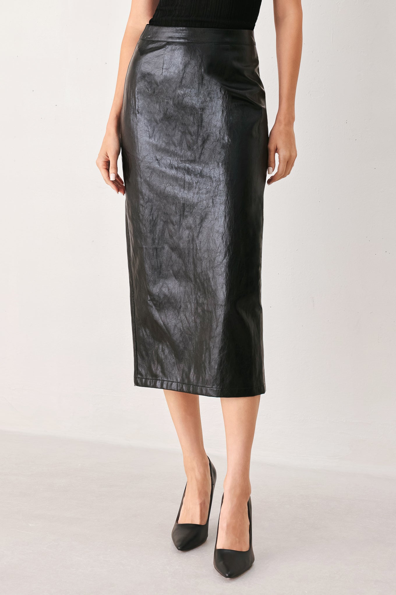 Flying Tomato Port Wine High-rise Faux Leather Skirt in BLACK - Port Wine Characteristics