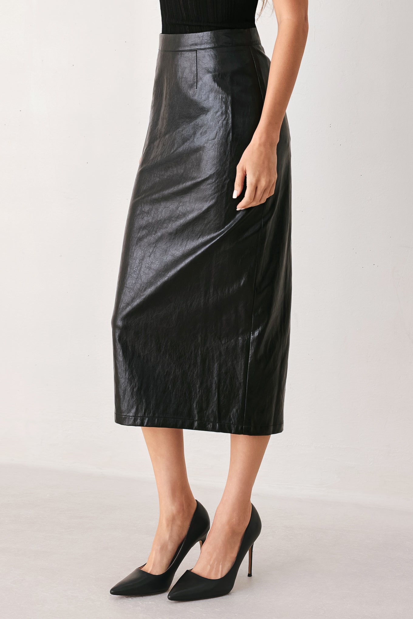 Flying Tomato Port Wine High-rise Faux Leather Skirt in BURGUNDY view 4 - Port Wine Characteristics