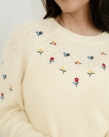 Gemma Flower Embroidered Detail Casual Sweater in S (top)