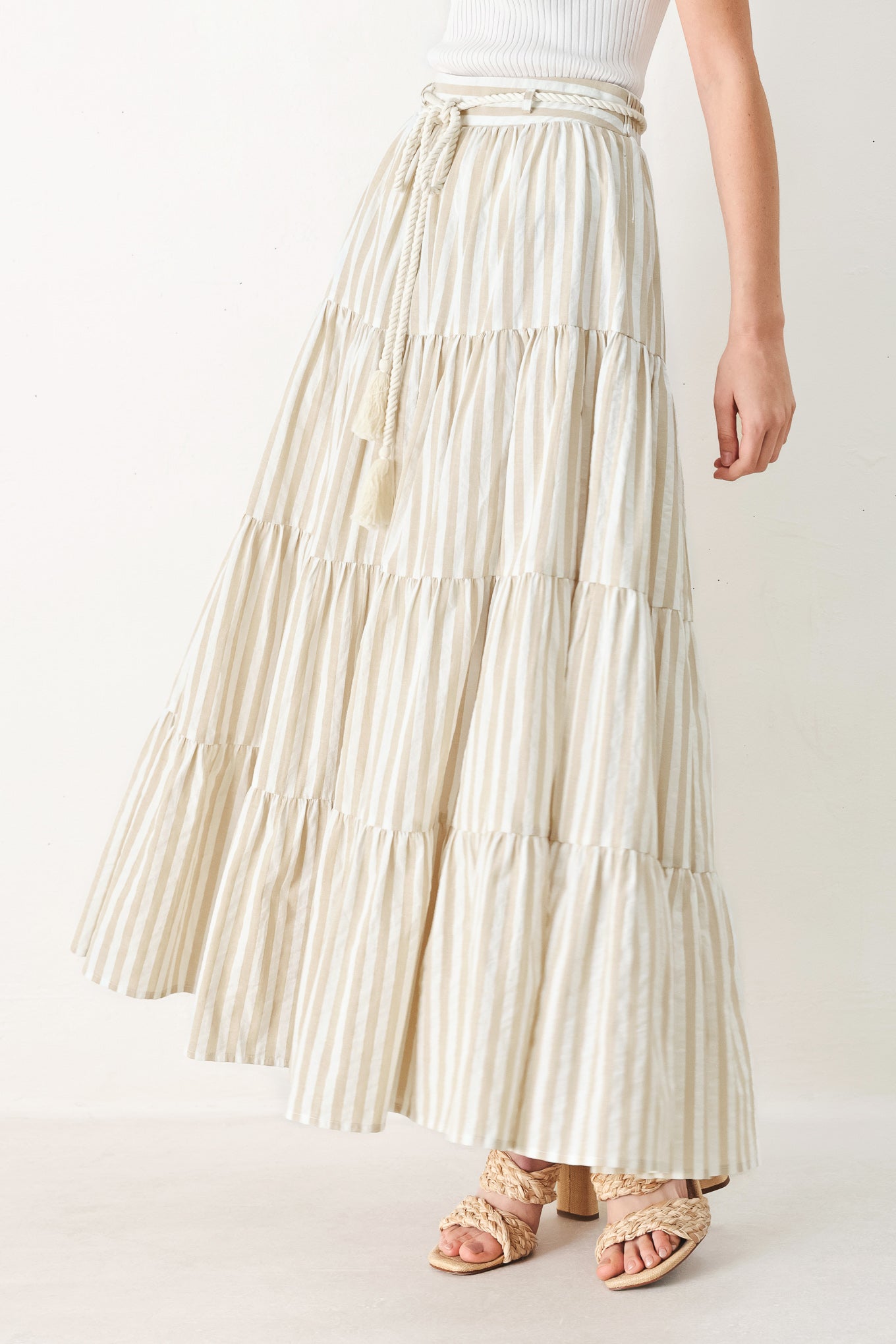 Hamptons Weekend Woven Maxi Skirt in TAUPE/WHITE (dress)