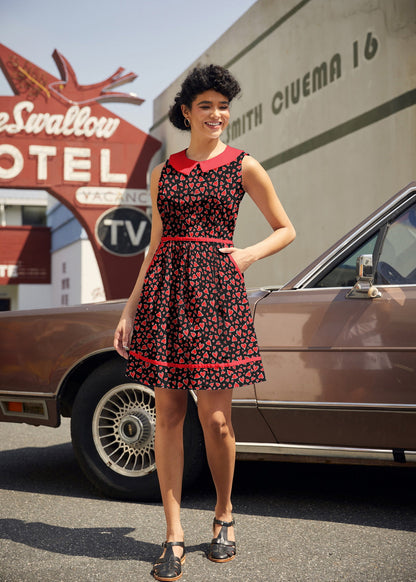 Hearts Collared Dress in M view 3 - Heart Collar Dress
