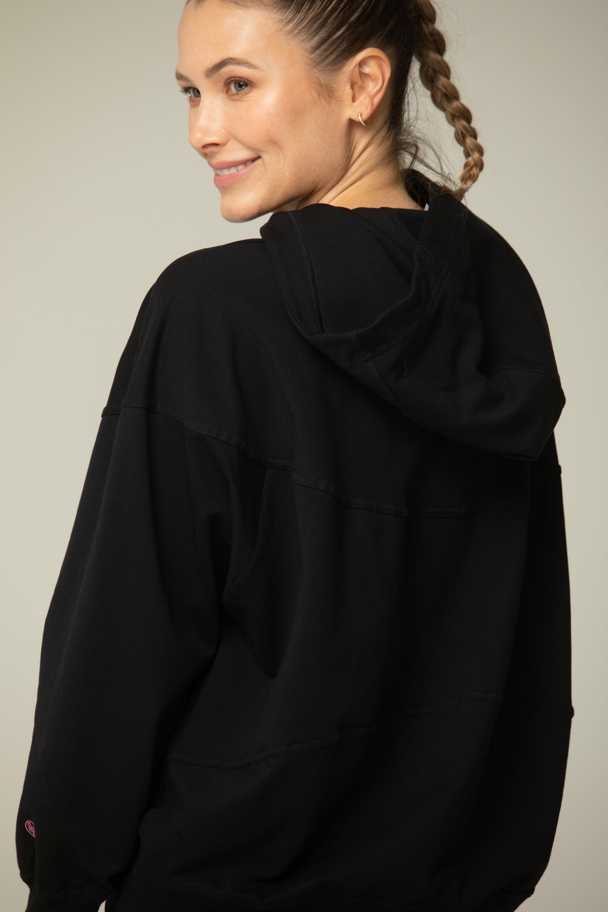 Helloday.us Chill Mode Oversized Sweatshirt with Hood in BLACK view 4 - Relaxed Fit - Sweatshirt Hood (top)