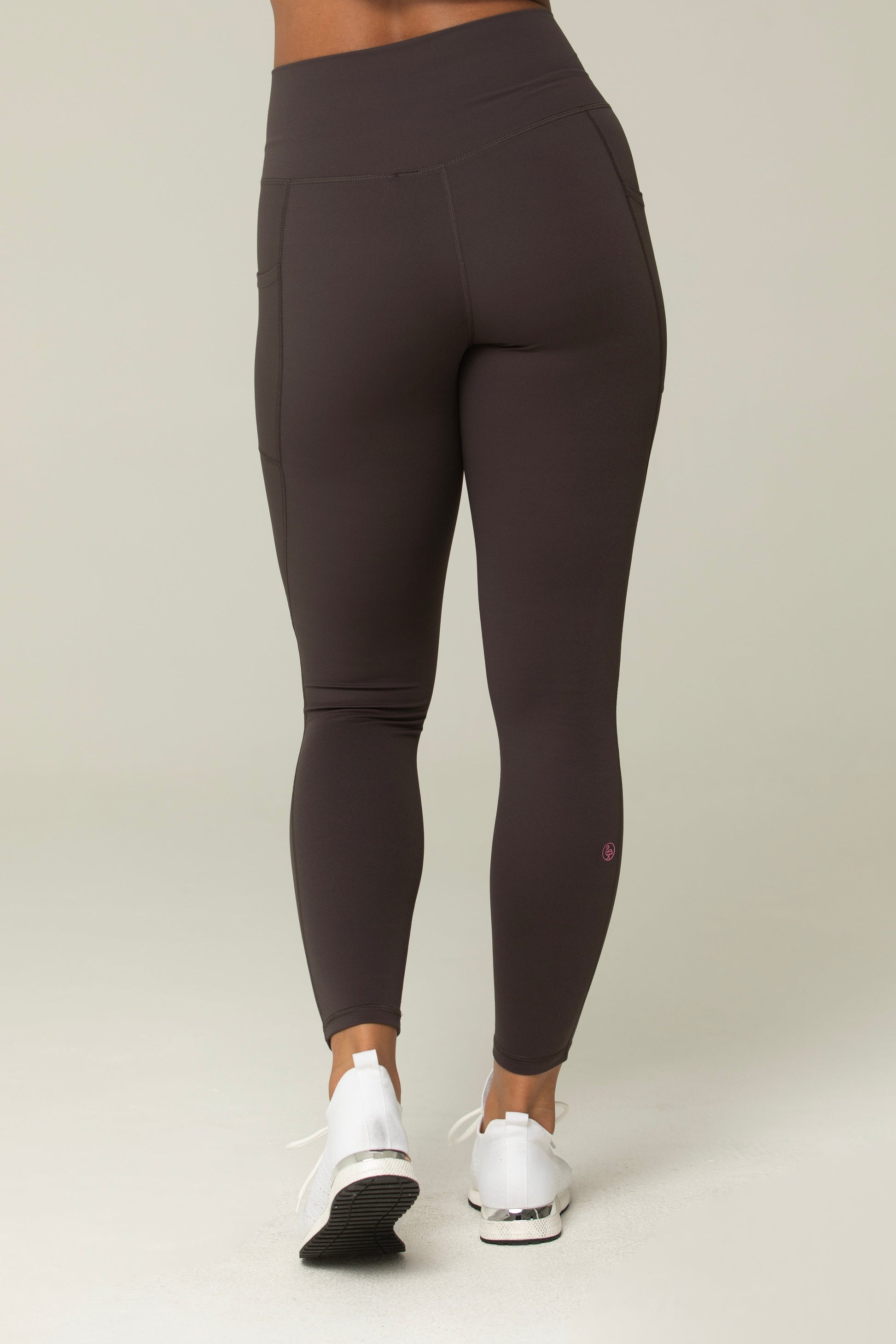 Helloday.us Day Dream Pocket Leggings in CARBON view 6 - Daydream Leggings (bottom)
