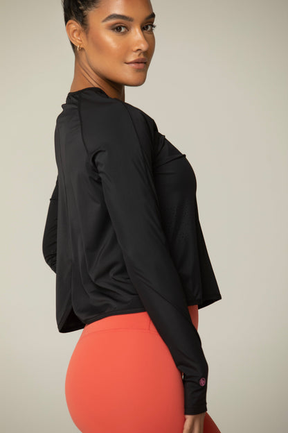 Helloday.us Daybreak Lightweight Long Sleeve Workout Shirt – Thumbhole Sleeves & Split Hem in WHITE view 5 - Casual Office Ou