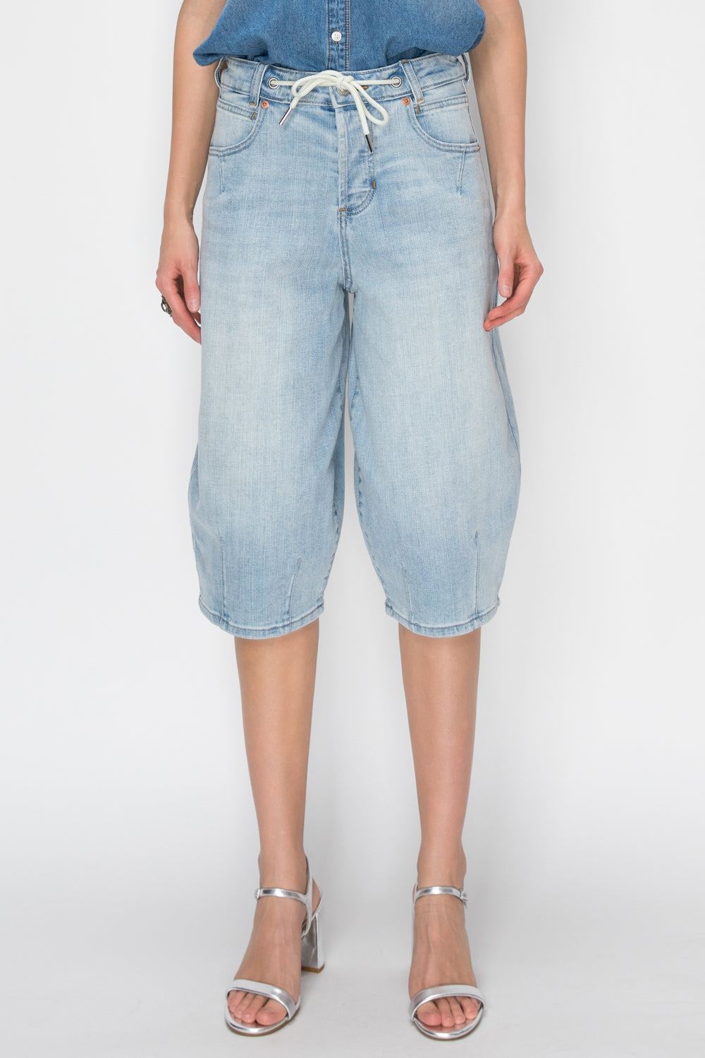 High Rise Relaxed Tapered Jorts Jeans in Light wash view 2 - High-Waisted - High Rise Jorts Women (bottom)