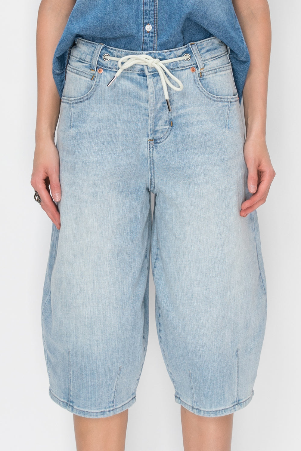 High Rise Relaxed Tapered Jorts Jeans view 5 - High-Waisted - High Rise Jorts Women (bottom)