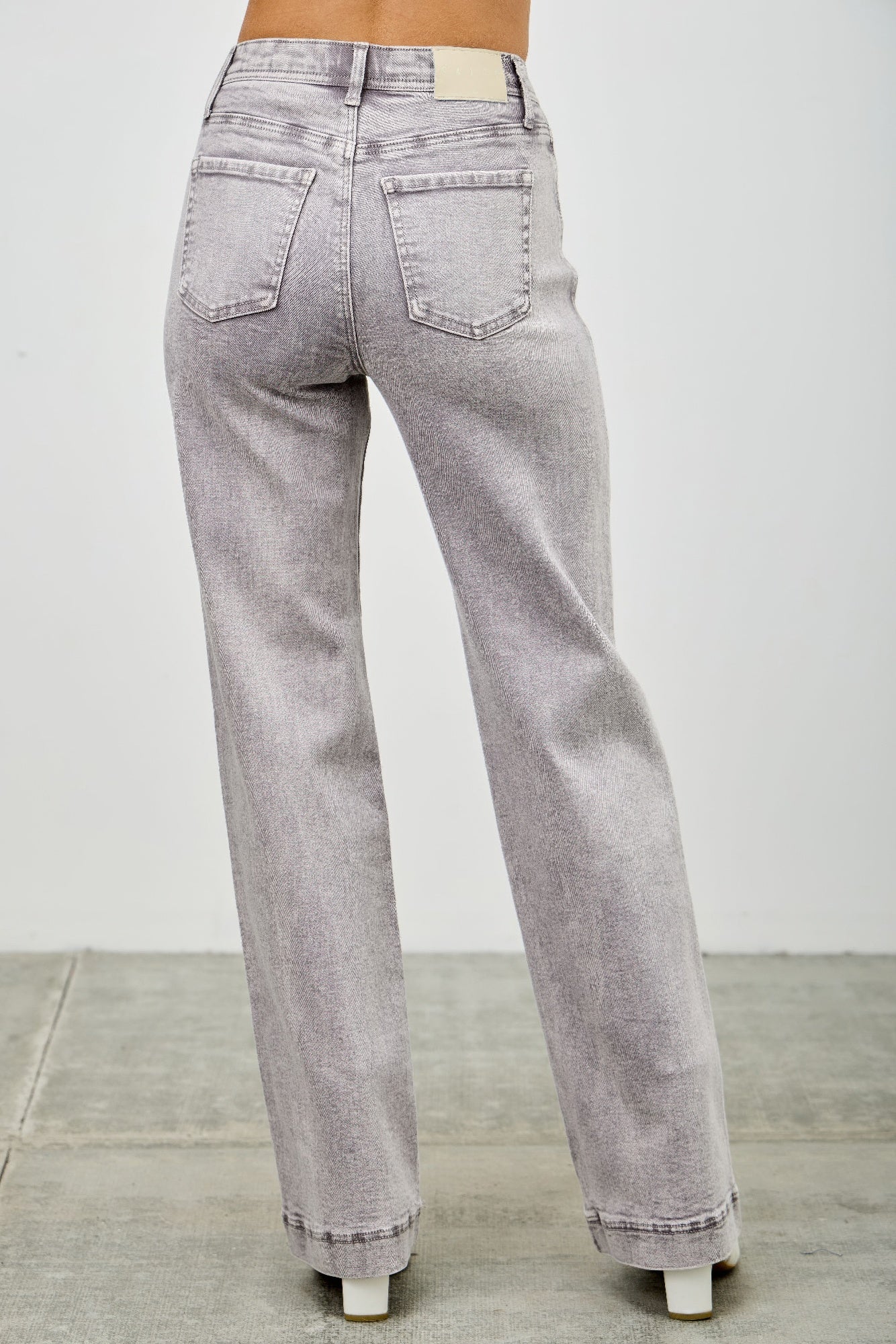 High Rise Slim Wide Straight in Acid green view 12 - High-Waisted - High Rise Straight Leg Jeans (bottom)