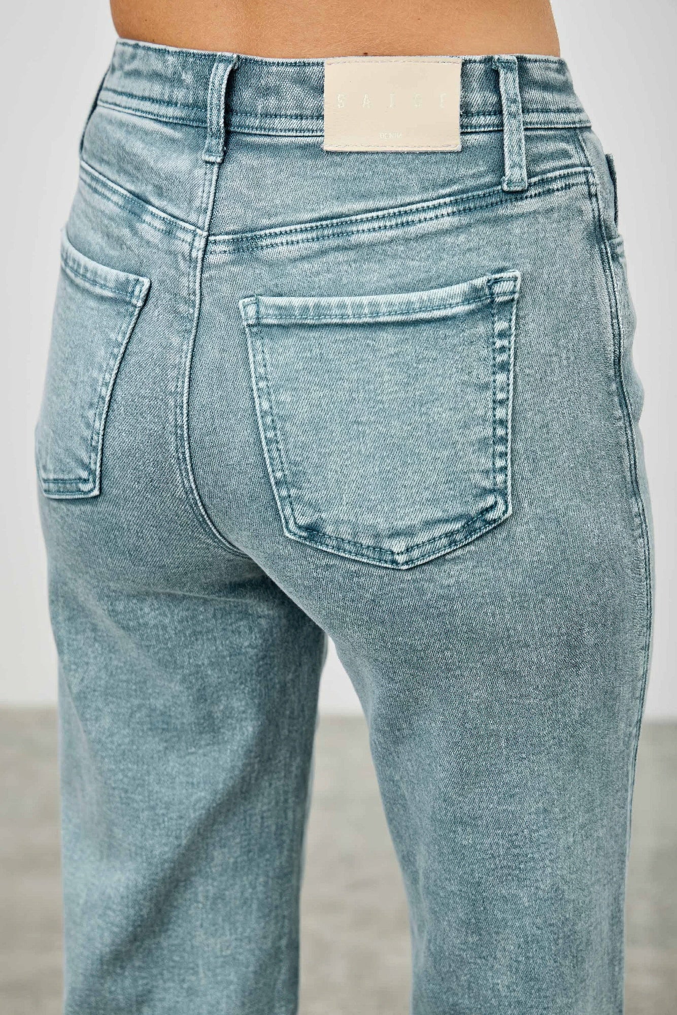 High Rise Slim Wide Straight in Bric red view 23 - High-Waisted - High Rise Straight Leg Jeans (bottom)