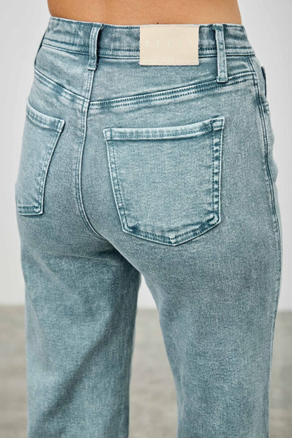 High Rise Slim Wide Straight in Bric red view 23 - High-Waisted - High Rise Straight Leg Jeans (bottom)