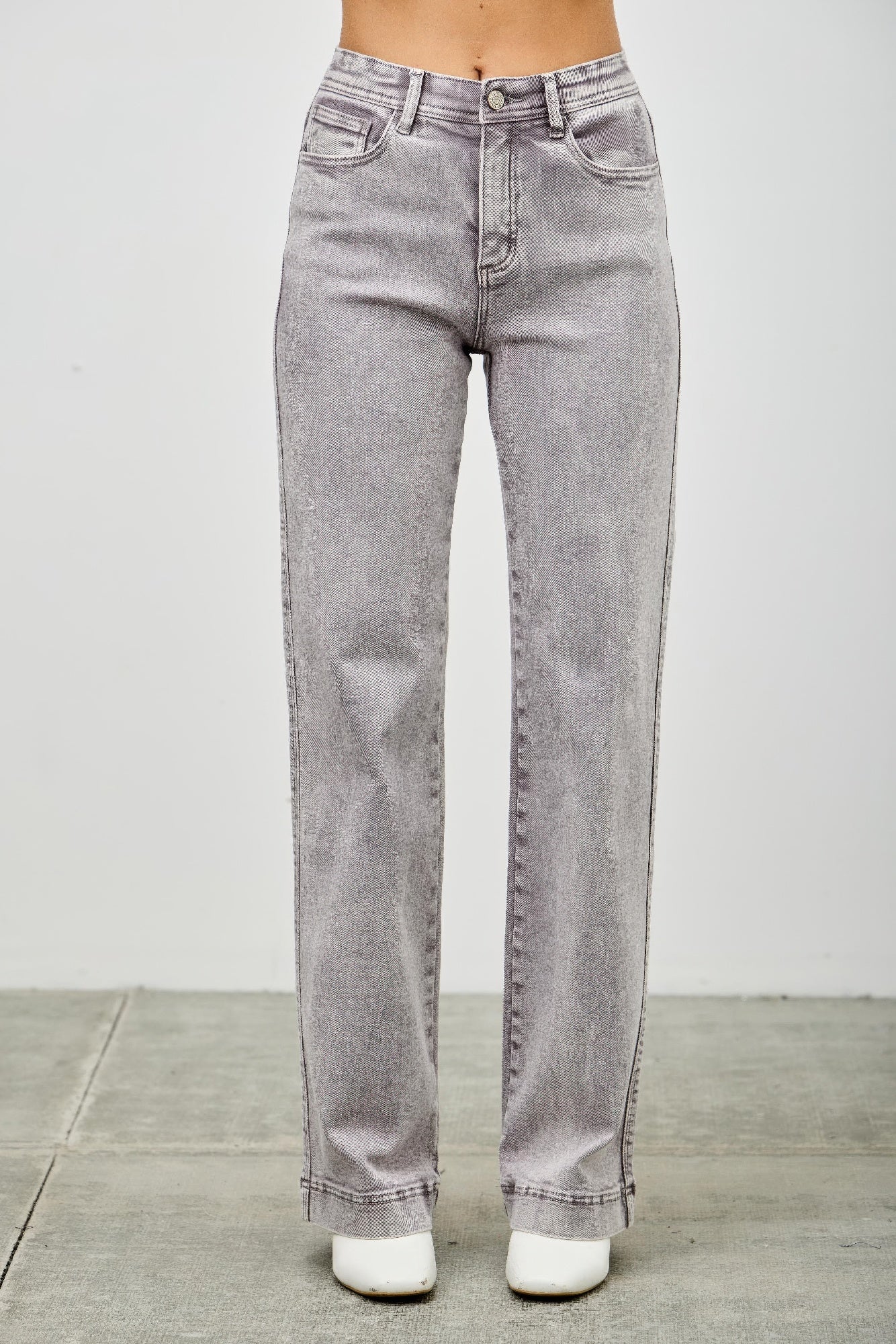 High Rise Slim Wide Straight in Silver grey view 2 - High-Waisted - High Rise Straight Leg Jeans (bottom)