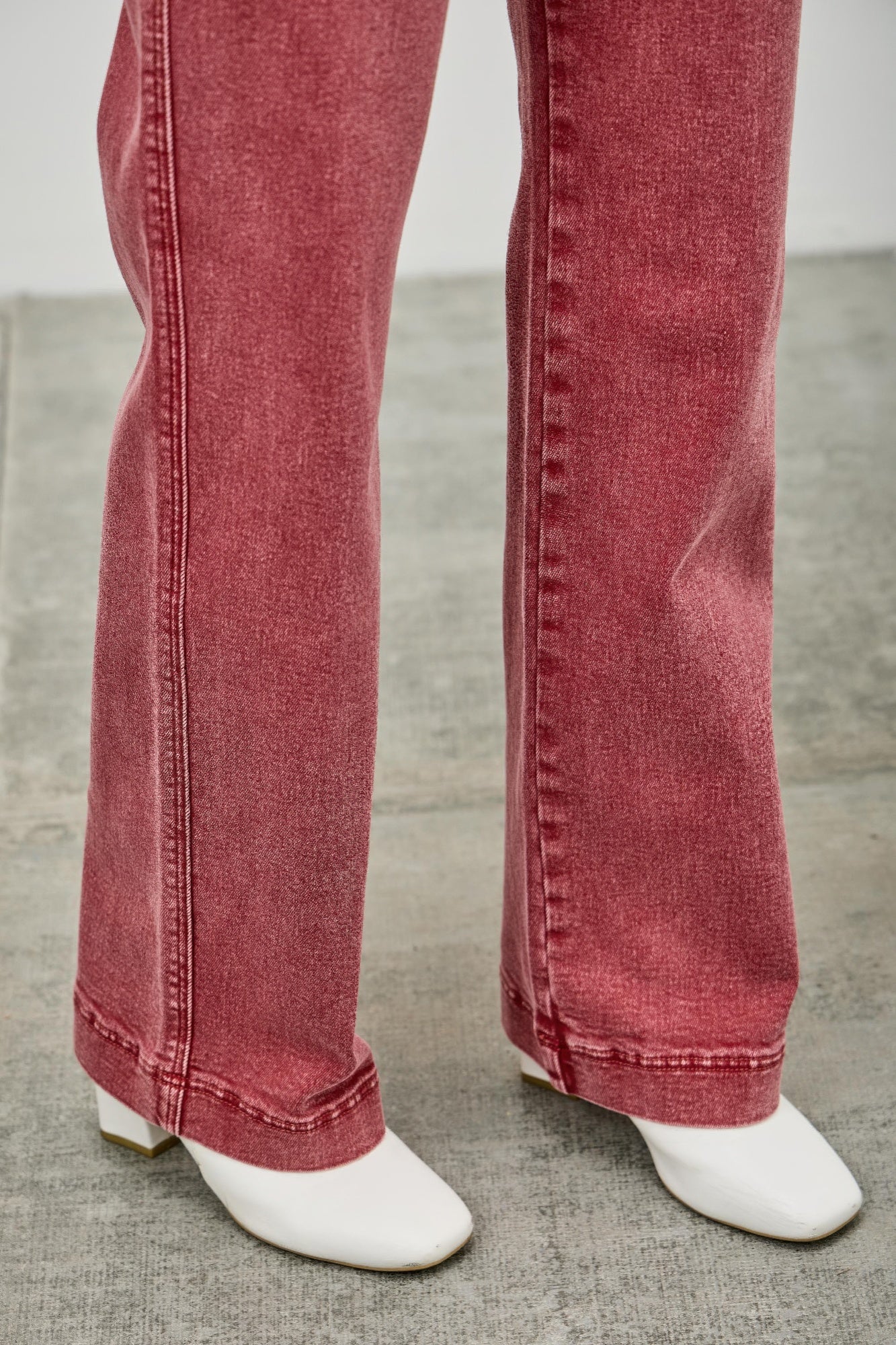 High Rise Slim Wide Straight view 33 - High-Waisted - High Rise Straight Leg Jeans (bottom)