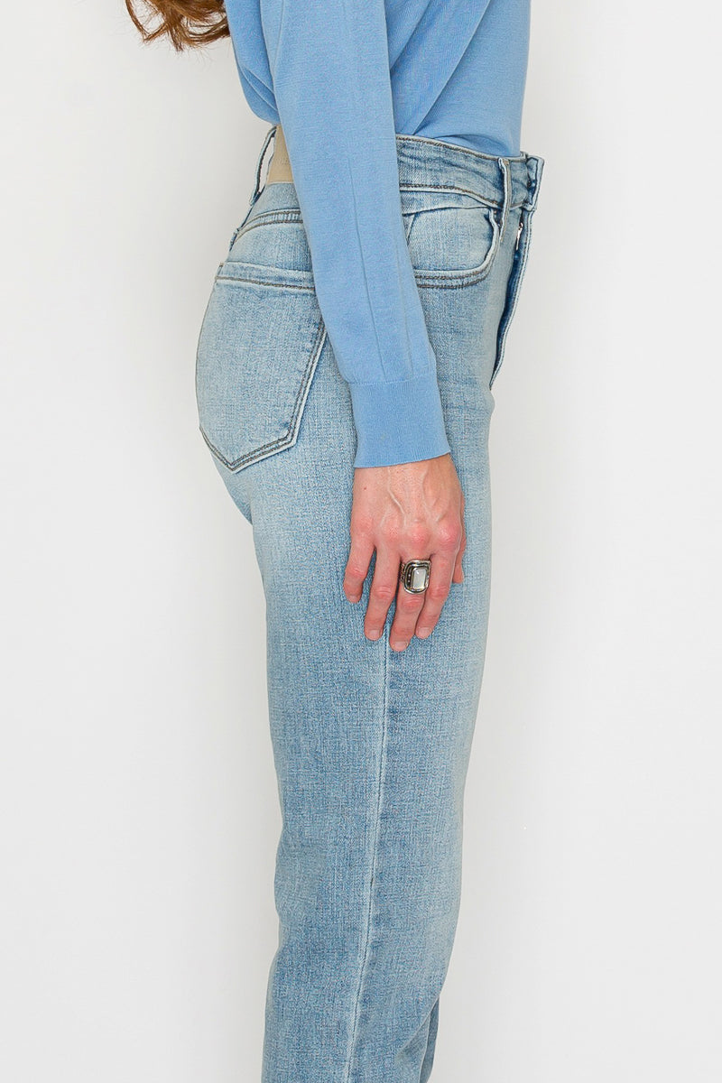 High Rise Straight Leg Jeans in 9 (28) view 5 - High-Waisted - High Rise Jeans Women (bottom)