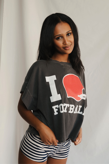 I Love Football in L view 4 - Love Football Player (piece)