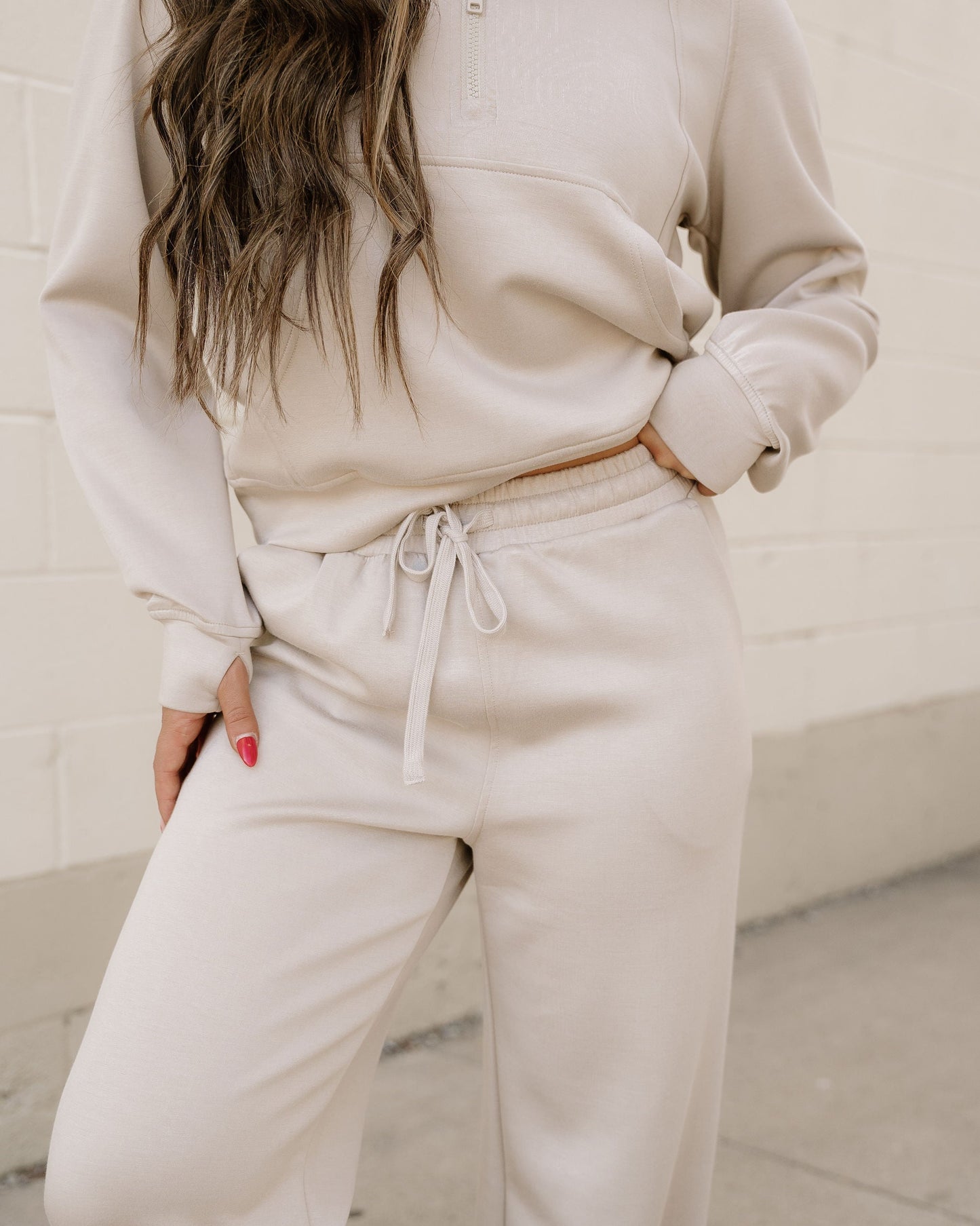 Indie & Co. Harlow Set Active Pants 2pcs Outfit - Taupe view 8 - Outfit Taupe (bottom)