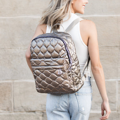 Jade Metallic Puffer Backpack in Black (bag)