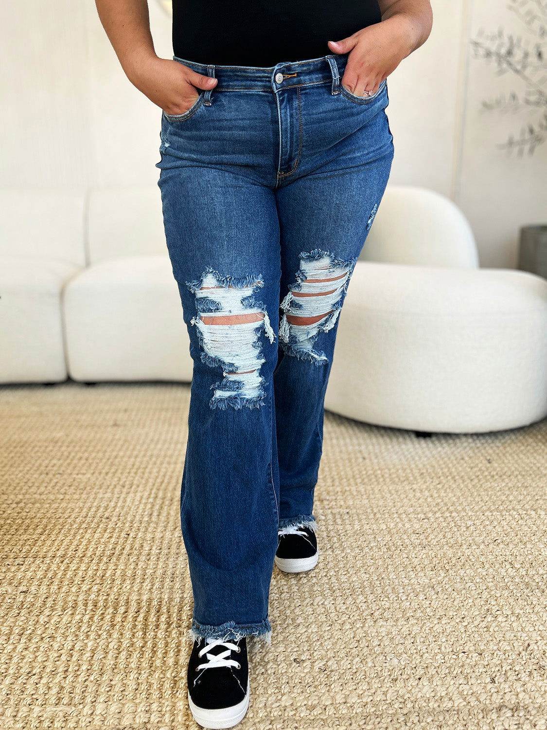 Judy Blue Full Size Mid Rise Distressed Raw Hem Jeans - us.meeeshop