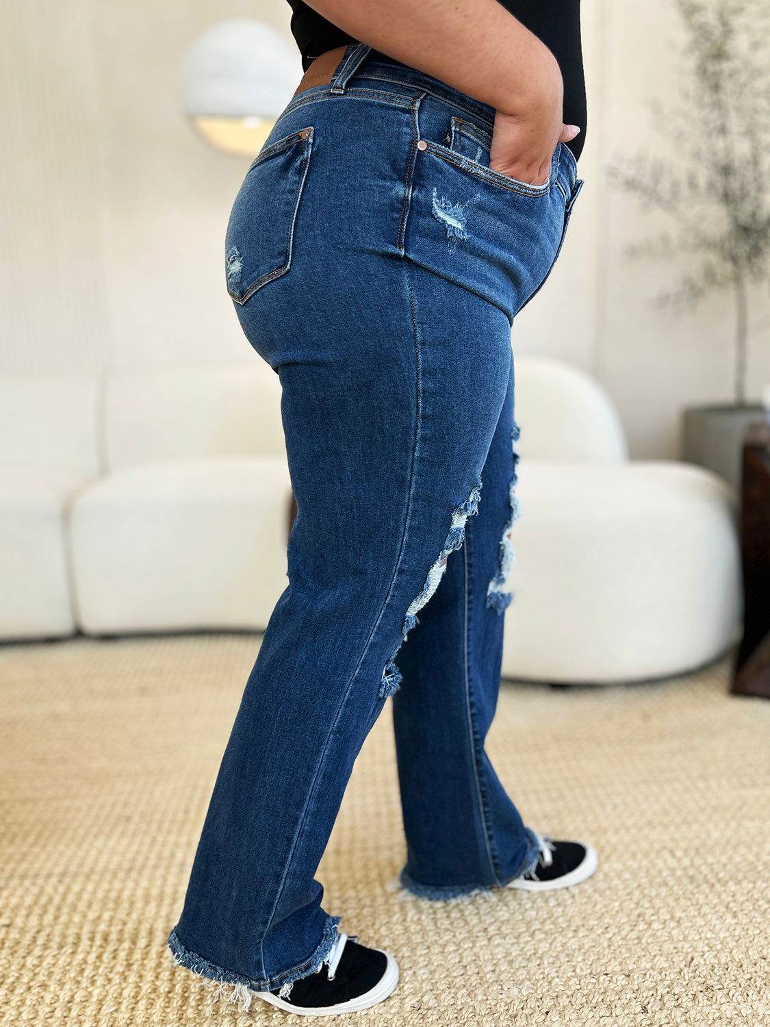 Judy Blue Full Size Mid Rise Distressed Raw Hem Jeans - us.meeeshop