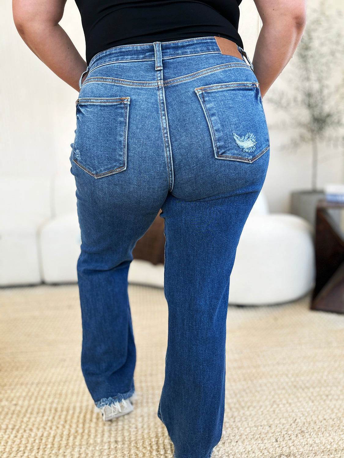 Judy Blue Full Size Mid Rise Distressed Raw Hem Jeans - us.meeeshop