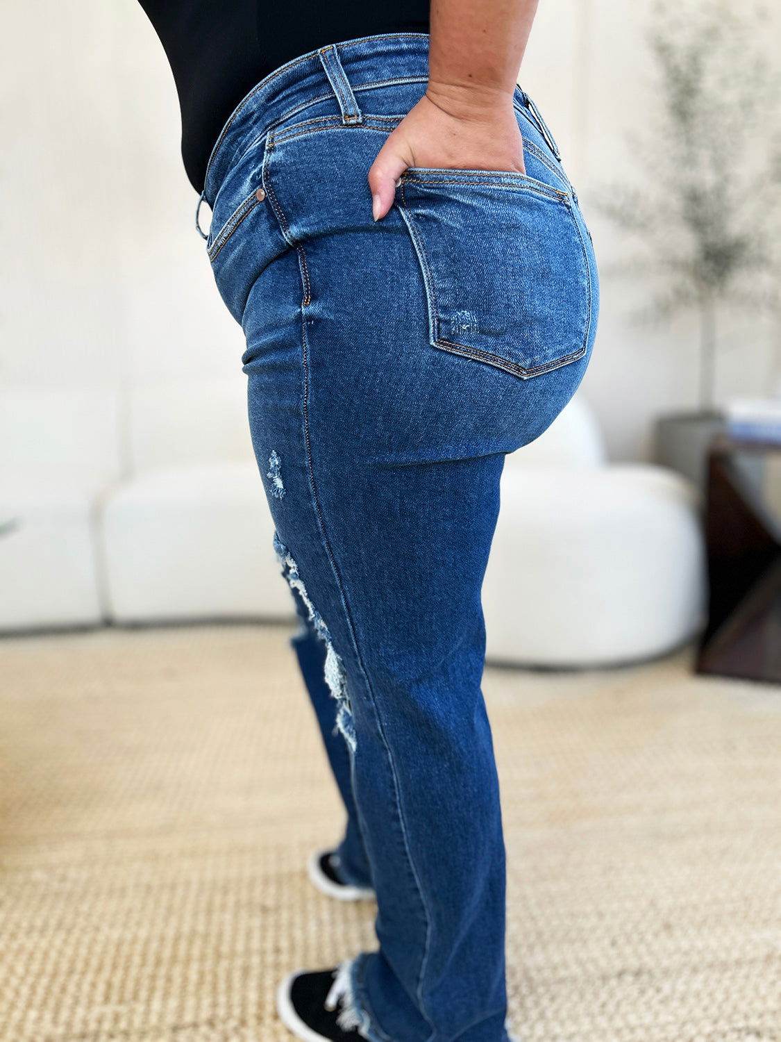 Judy Blue Full Size Mid Rise Distressed Raw Hem Jeans - us.meeeshop