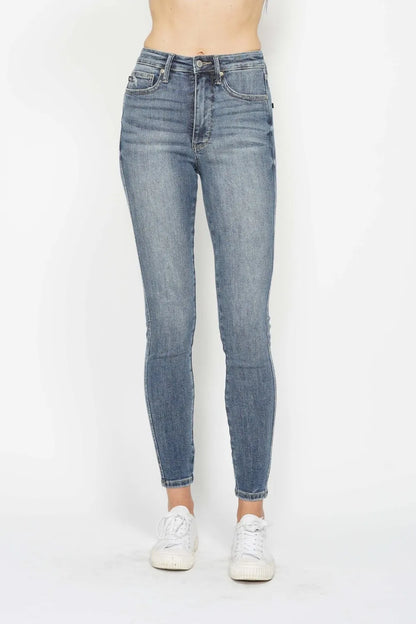 Judy Blue Full Size Tummy Control Contrast Wash Skinny Jeans in Medium - Curvy Fit - Judy Jeans (bottom)