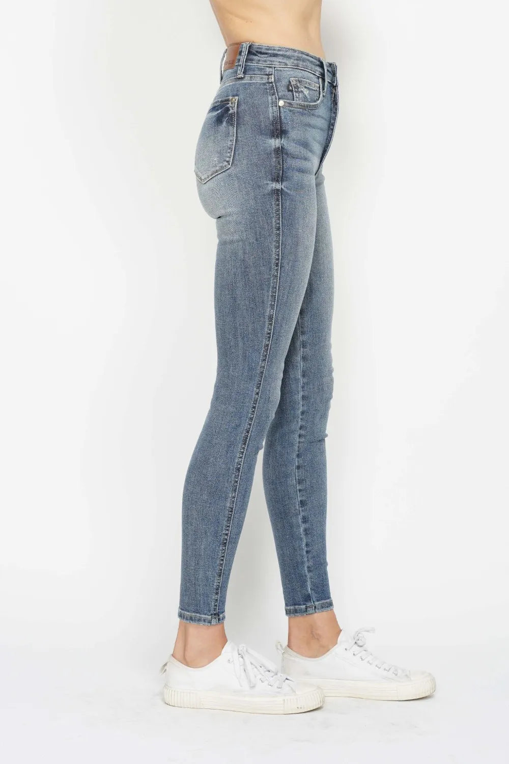 Judy Blue Full Size Tummy Control Contrast Wash Skinny Jeans in Medium view 4 - Curvy Fit - Judy Jeans (bottom)