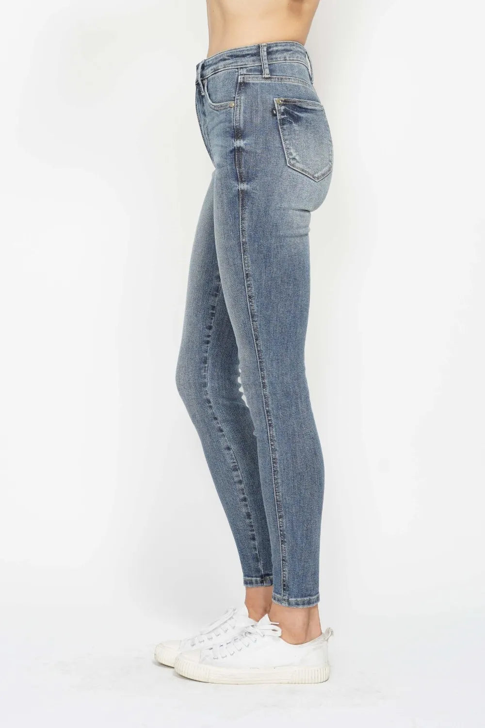 Judy Blue Full Size Tummy Control Contrast Wash Skinny Jeans in Medium view 5 - Curvy Fit - Judy Jeans (bottom)