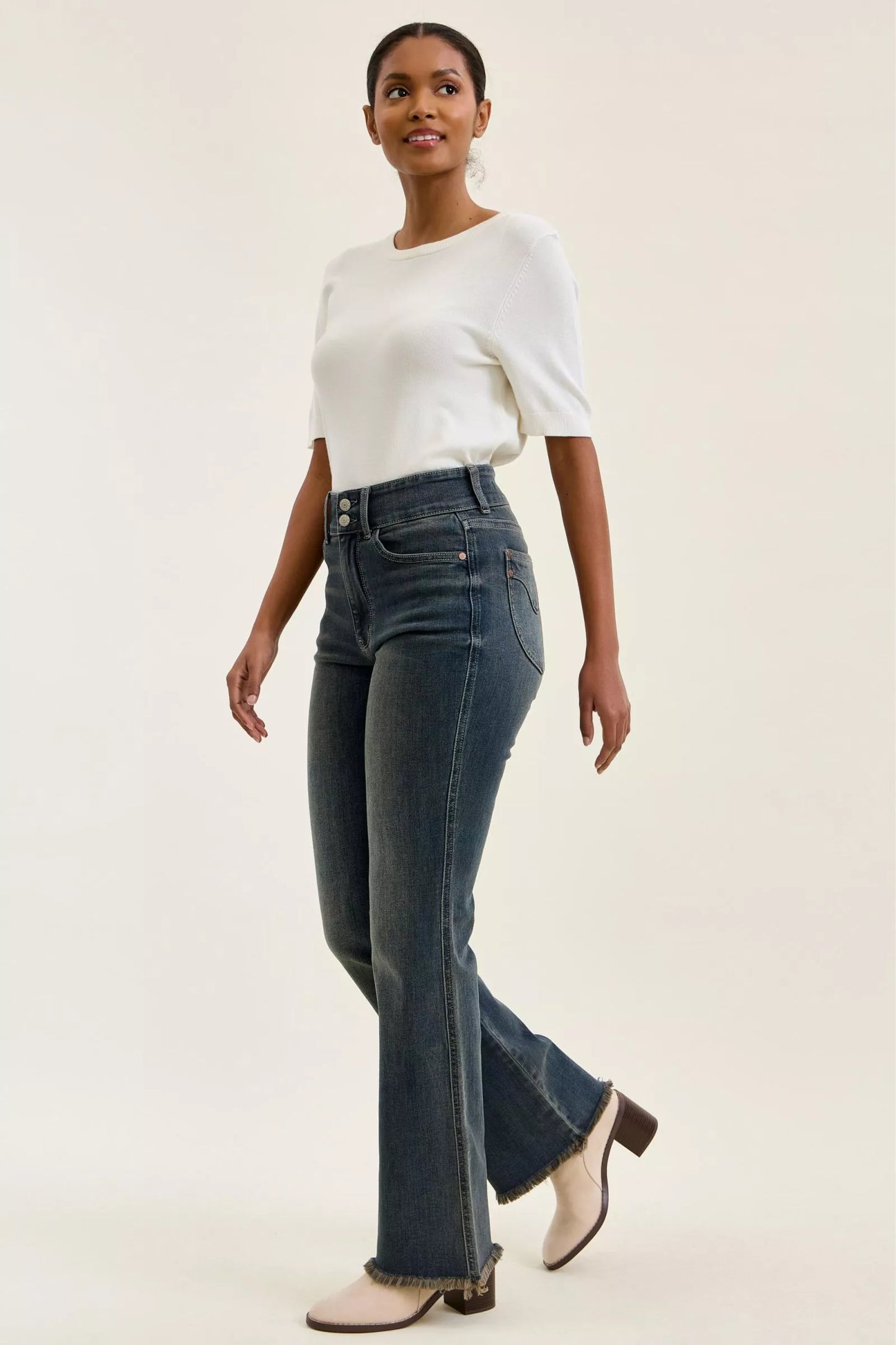 judy blue high Judy Blue High Waist Double Button Frayed Hem Jeans view 8 (bottom) - shop at us.meeeshop