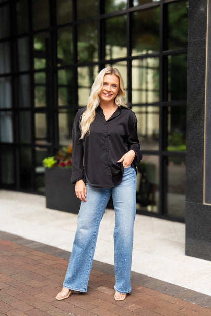 Kathryn Button-up, Black in Black view 2 - Button Black (top)