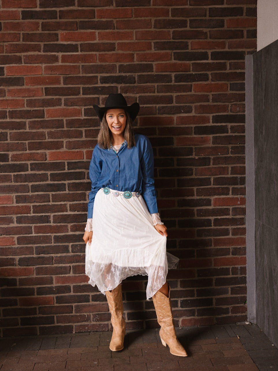 Kathryn Classic Button-up, Chambray in Blue view 6 - Button Chambray (top)