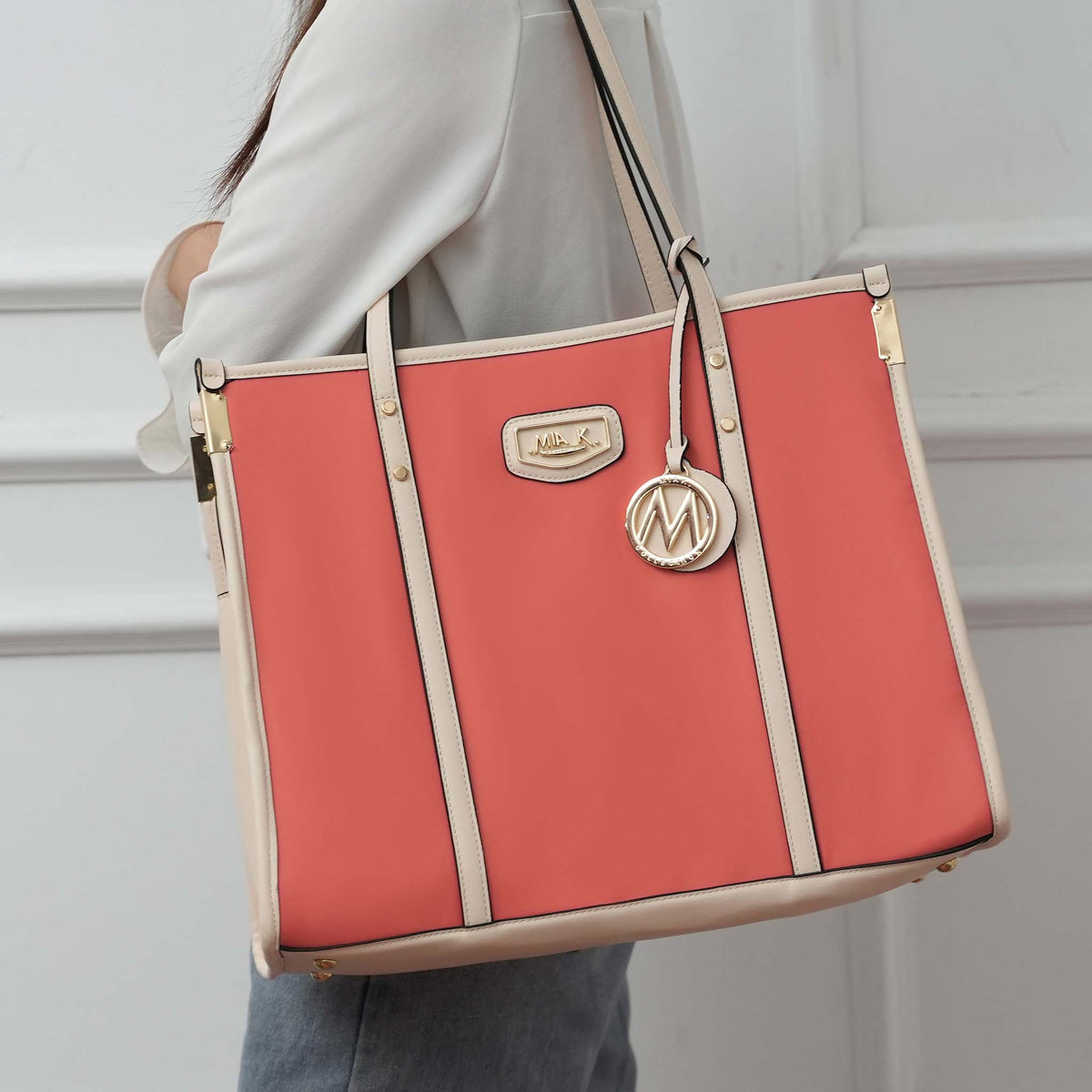 Kindred Oversize Tote in Black view 2 (bag)