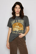 Lainey Wilson Heart Like a Truck Unisex Tee XS (top) - lainey wilson teeth, lainey wilson teeth before  - shop at us.meeeshop