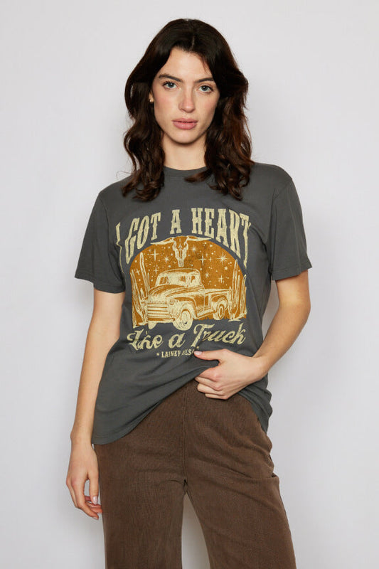 Lainey Wilson Heart Like a Truck Unisex Tee in XS - Lainey Wilson Teeth Before And After (top)