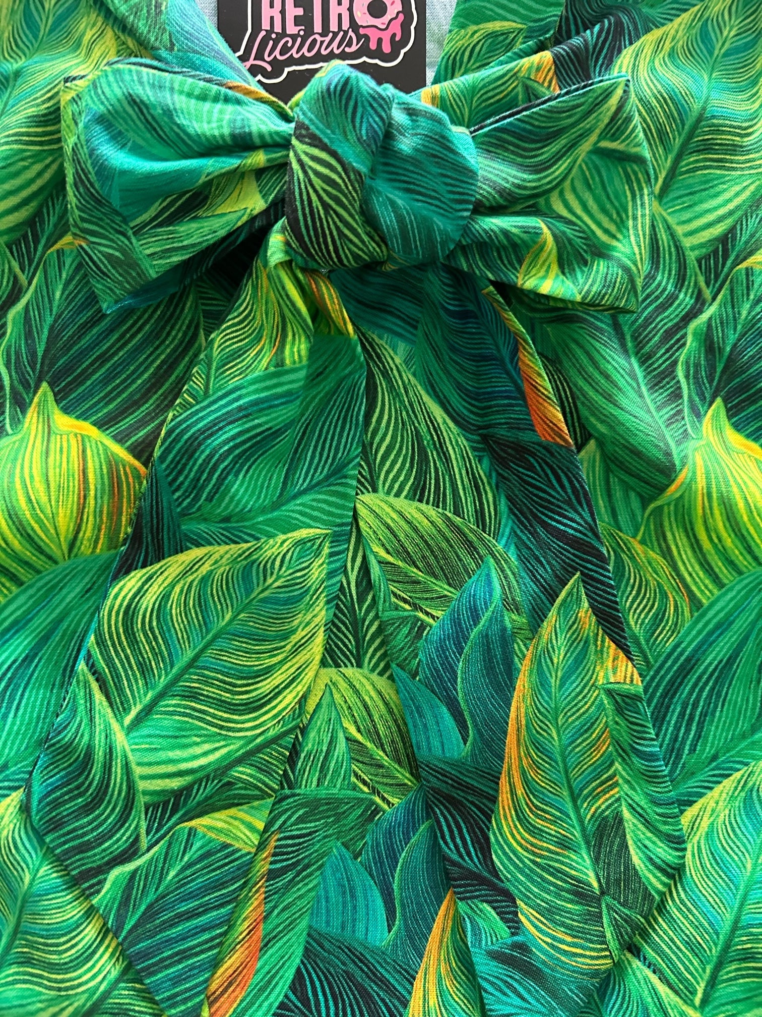 Leaves Bow Top in XL view 5