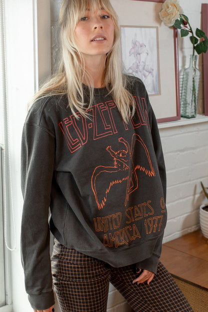 Led Zeppelin USA 1977 Sweatshirt in Vintage Black view 2 - Led Zeppelin Sweatshirt Vintage (top)
