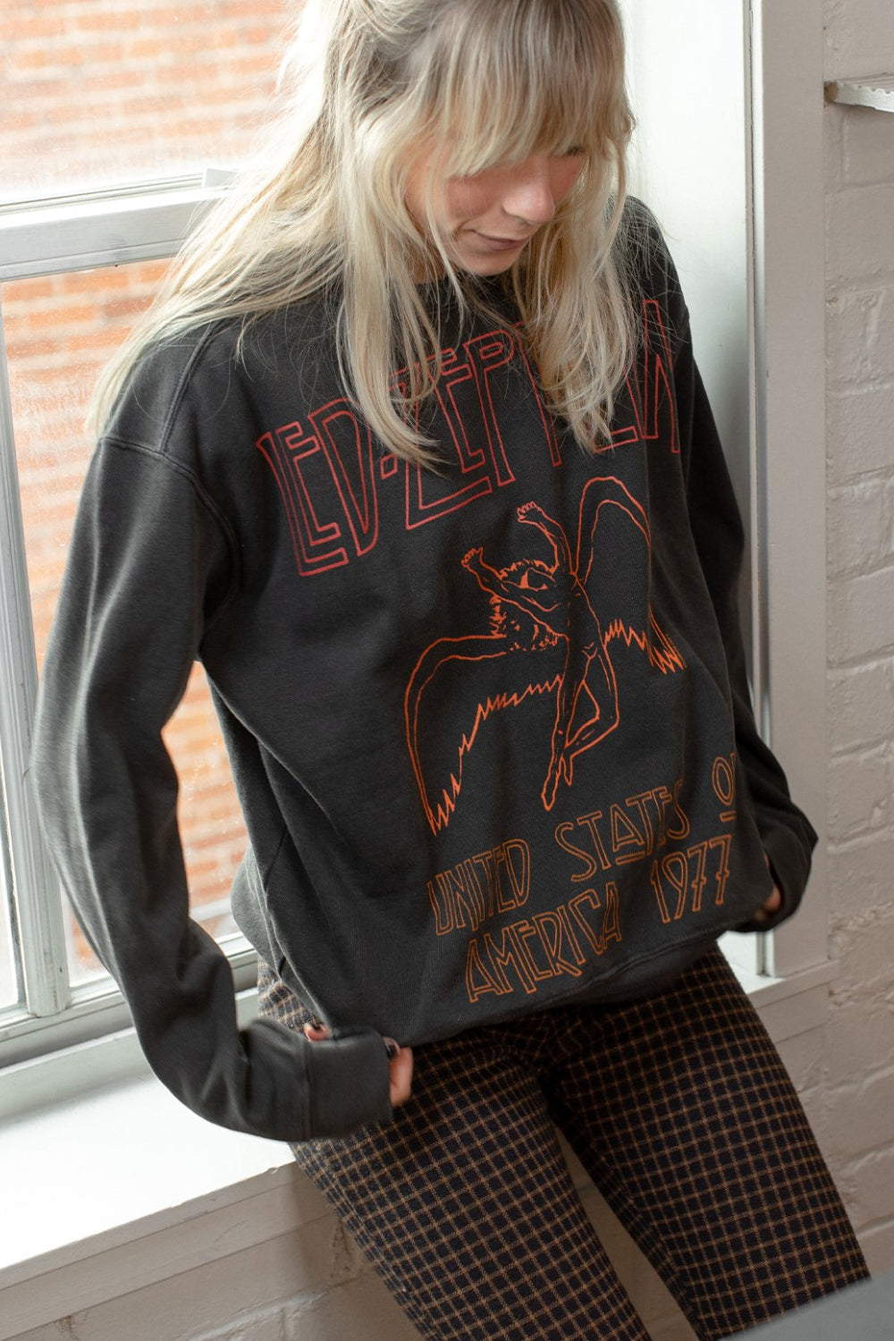 Led Zeppelin USA 1977 Sweatshirt in Vintage Black view 3 - Led Zeppelin Sweatshirt Vintage (top)
