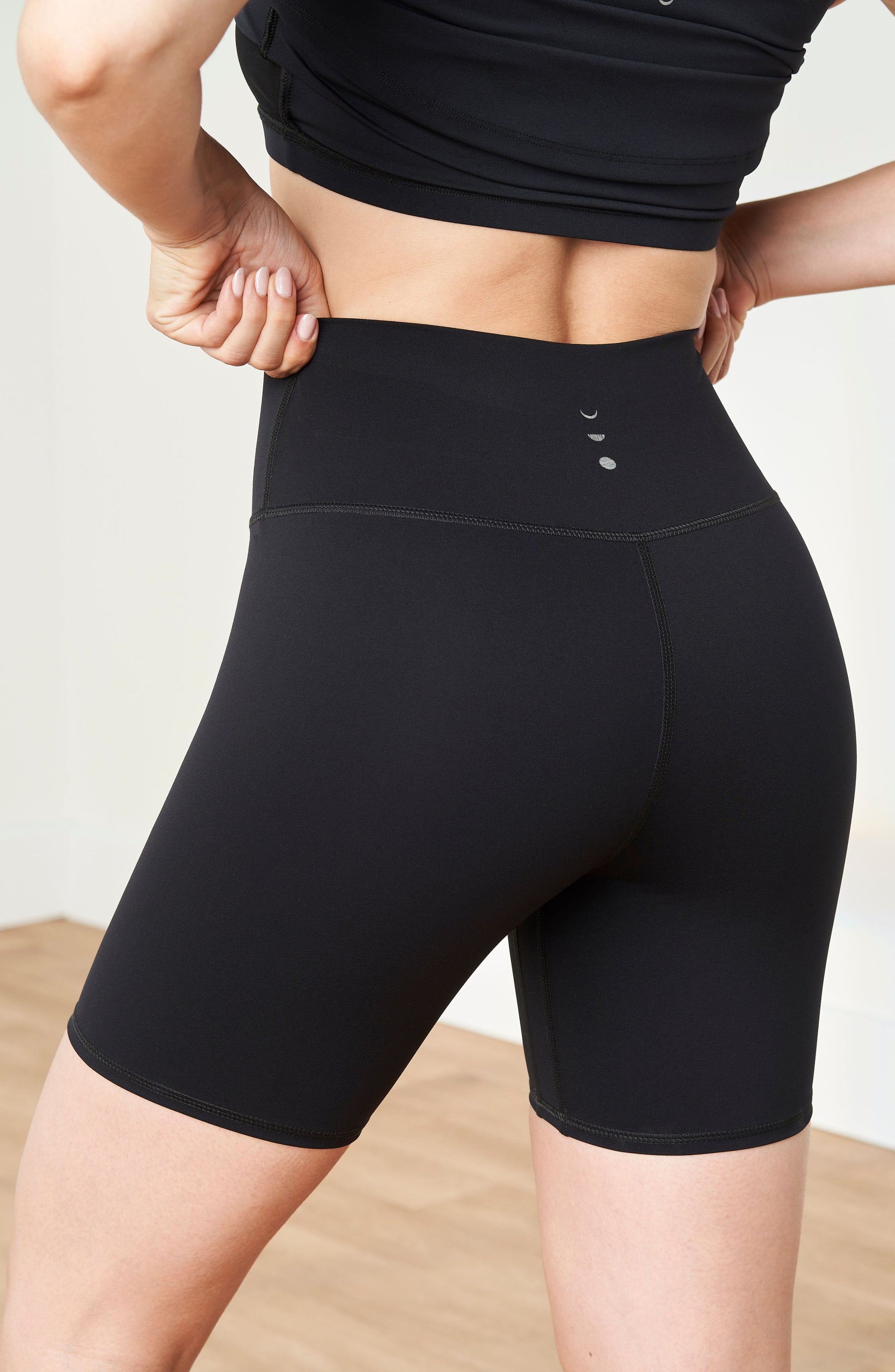 Lisse Compression 7.5'' Bike Short in Black / Noir view 3 (bottom)
