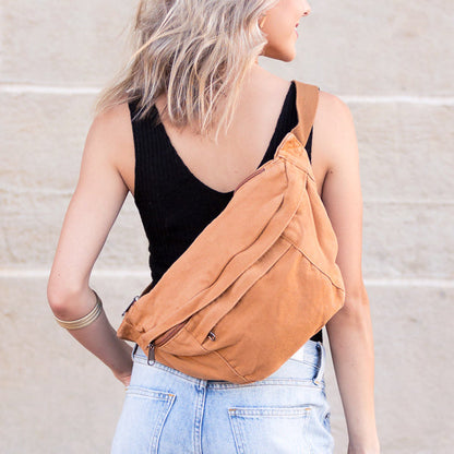 London Oversized Canvas Crescent Sling in Black - Relaxed Fit (bag)