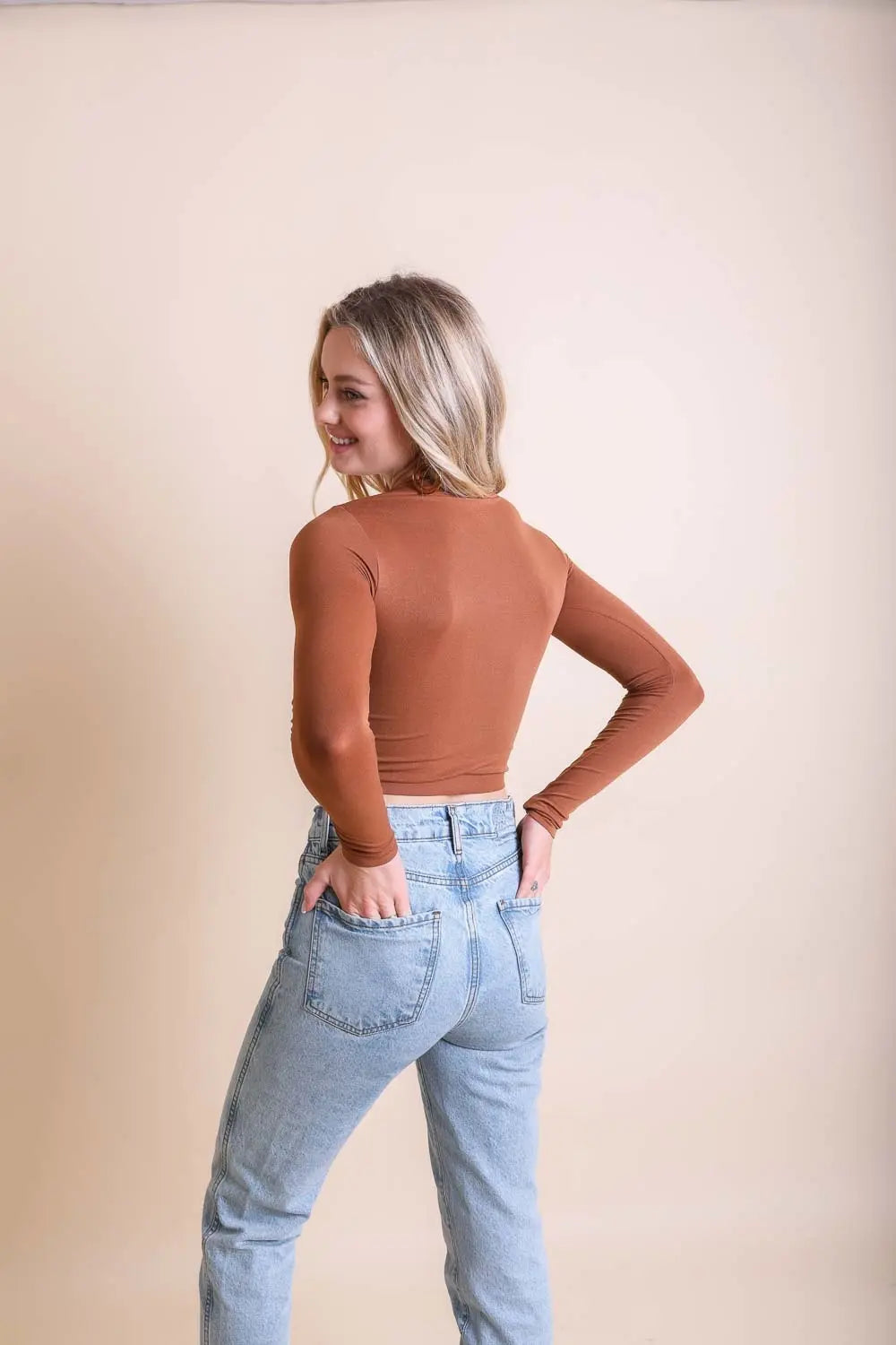 Long Sleeve Fitted Crop Top - MeeeShop Women's Fashion