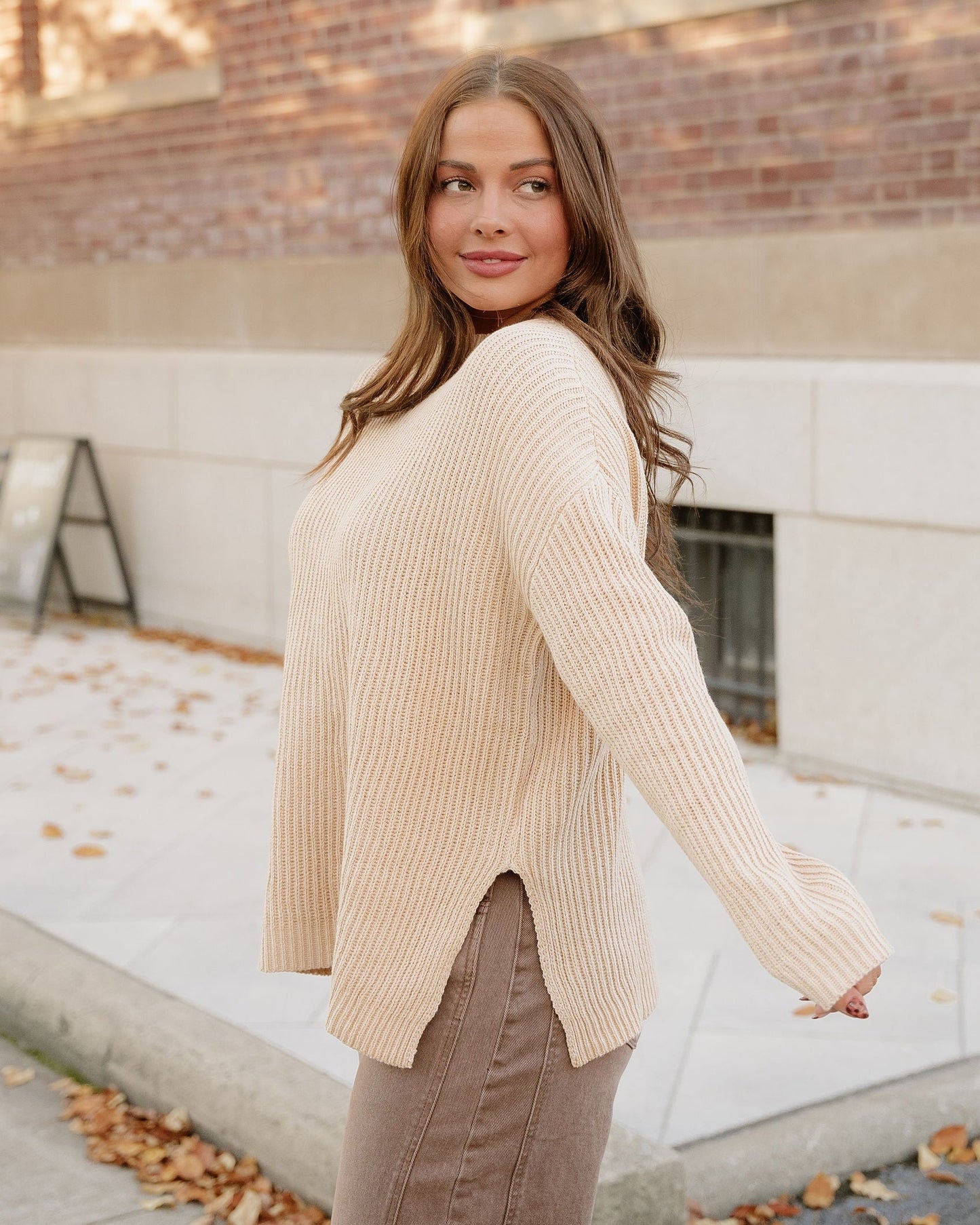 Lou Oversized Sweater in Apricot view 2 - Relaxed Fit - Louis Vuitton Oversized Sweater (top)