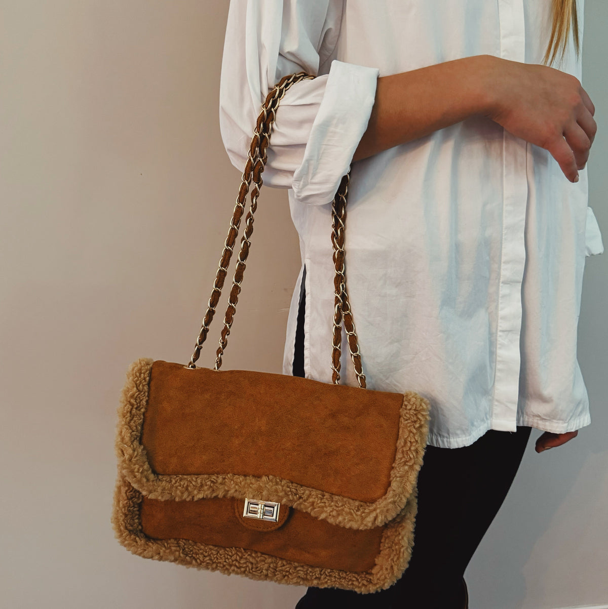 Luxe Deluxe Chain Shoulder Bag view 3 - Luxe Luxury Bags
