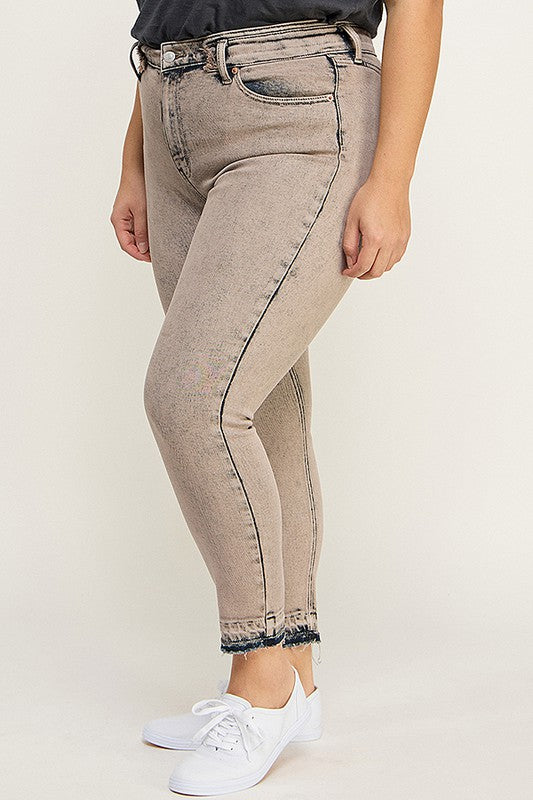 Maria plus High Rise Stretch Skinny Jeans in P-20 view 3 - High-Waisted (bottom)
