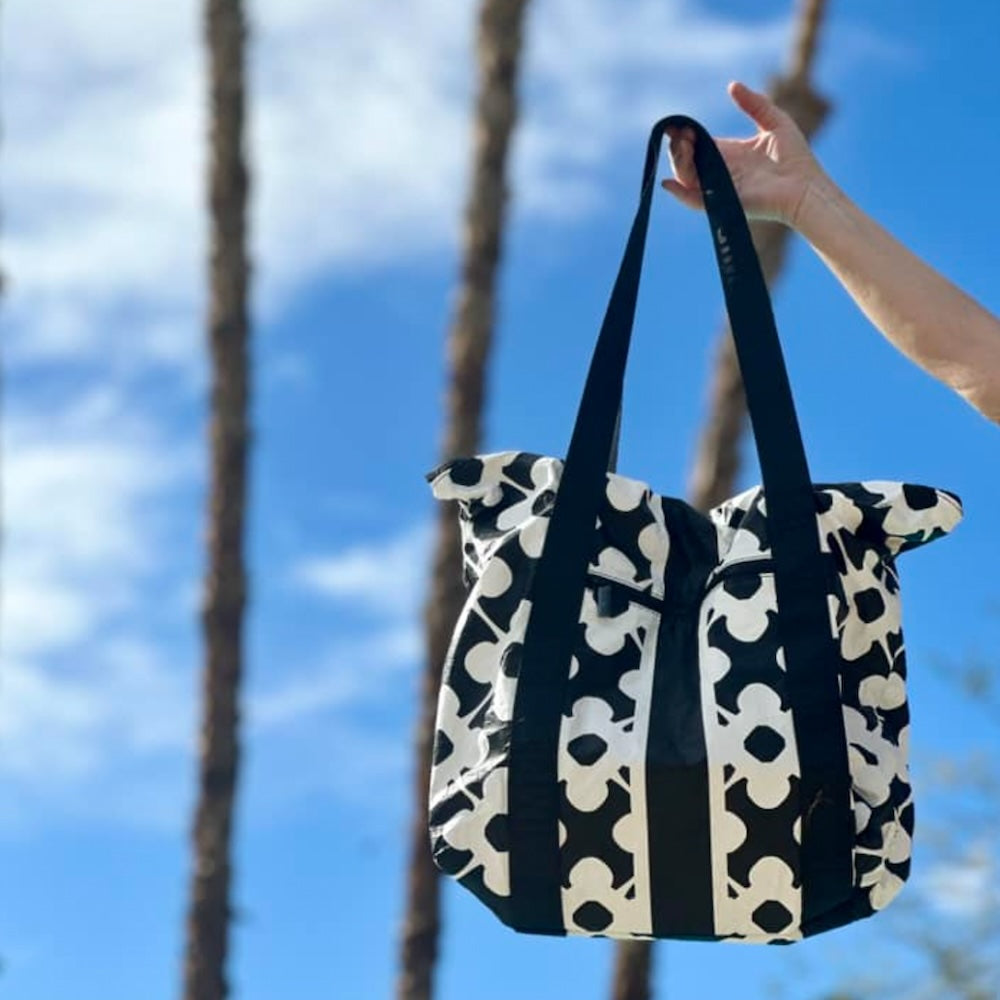 Medium Kona Cove Tyvek Splashproof Beach Zipper Tote view 5 - Summer Outfit Idea (bag)