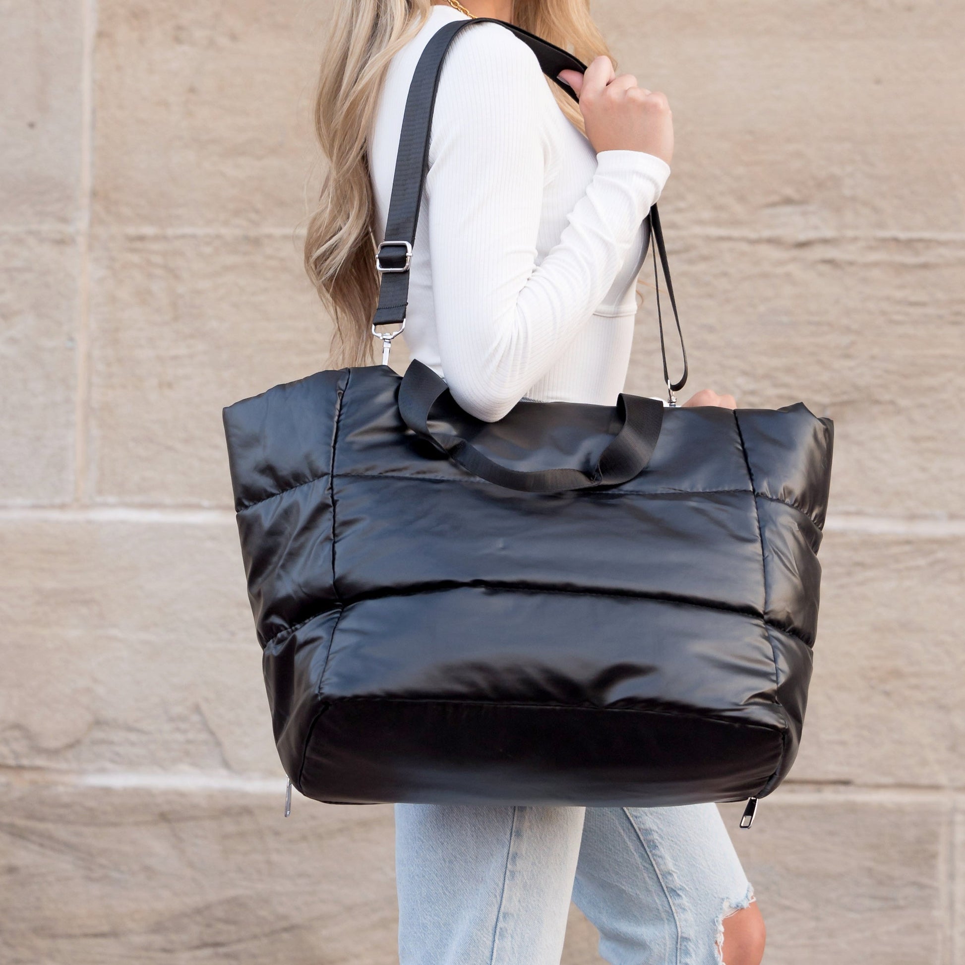 Metallic Puffer Tote in Black (bag)