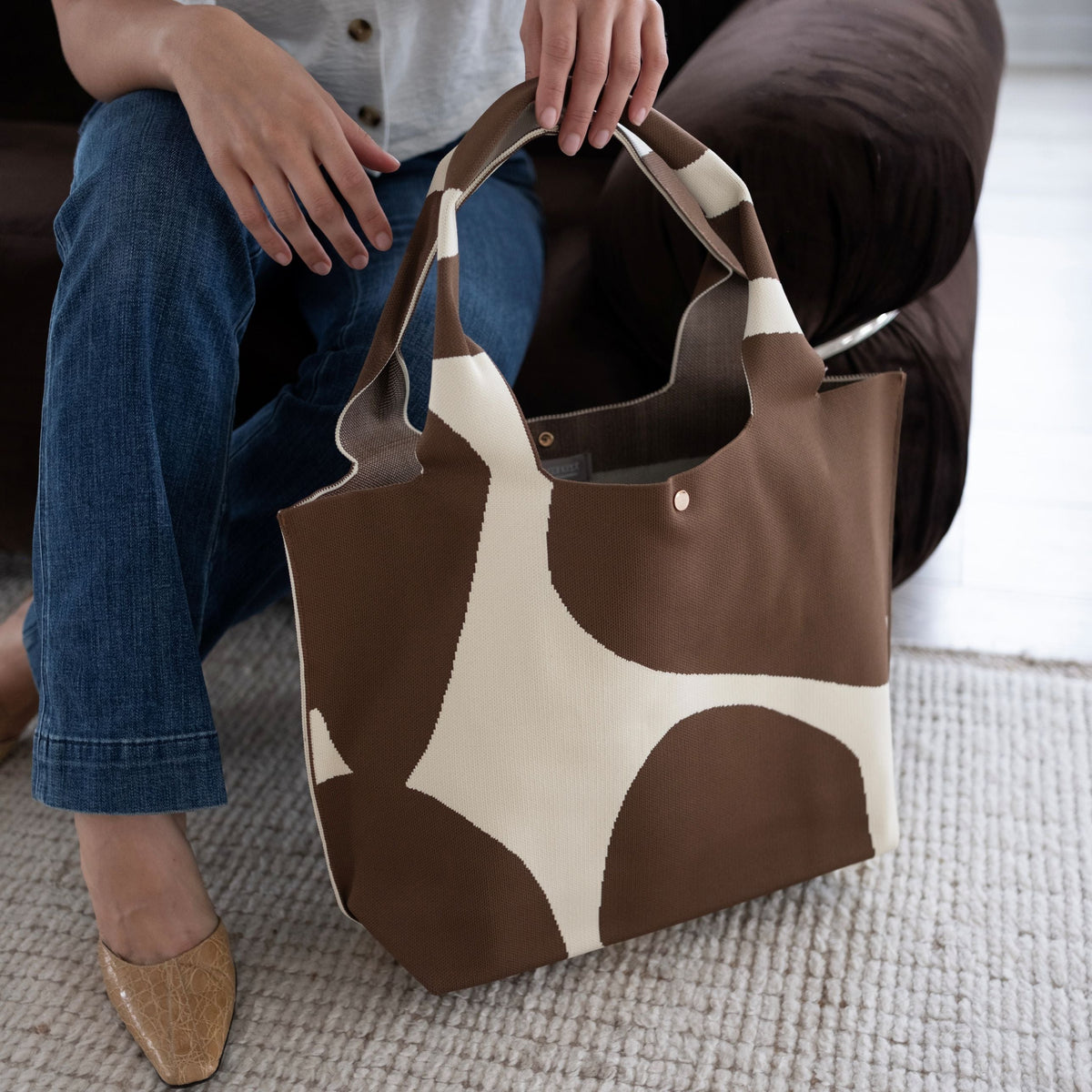 Moody Brown Signature Tote view 6 - Moody Tote Bag