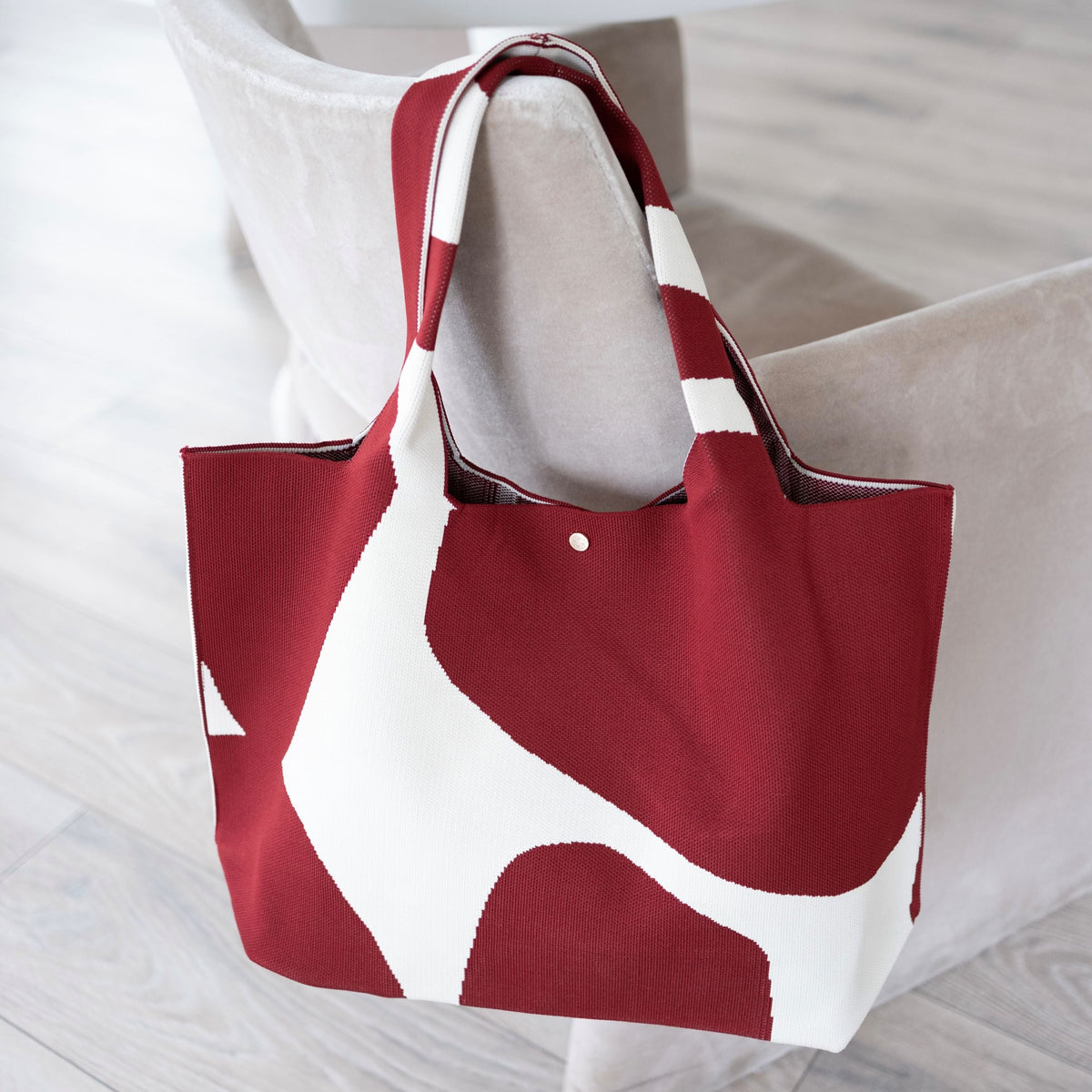 Moody Red Blend Signature Tote view 10 (bag)