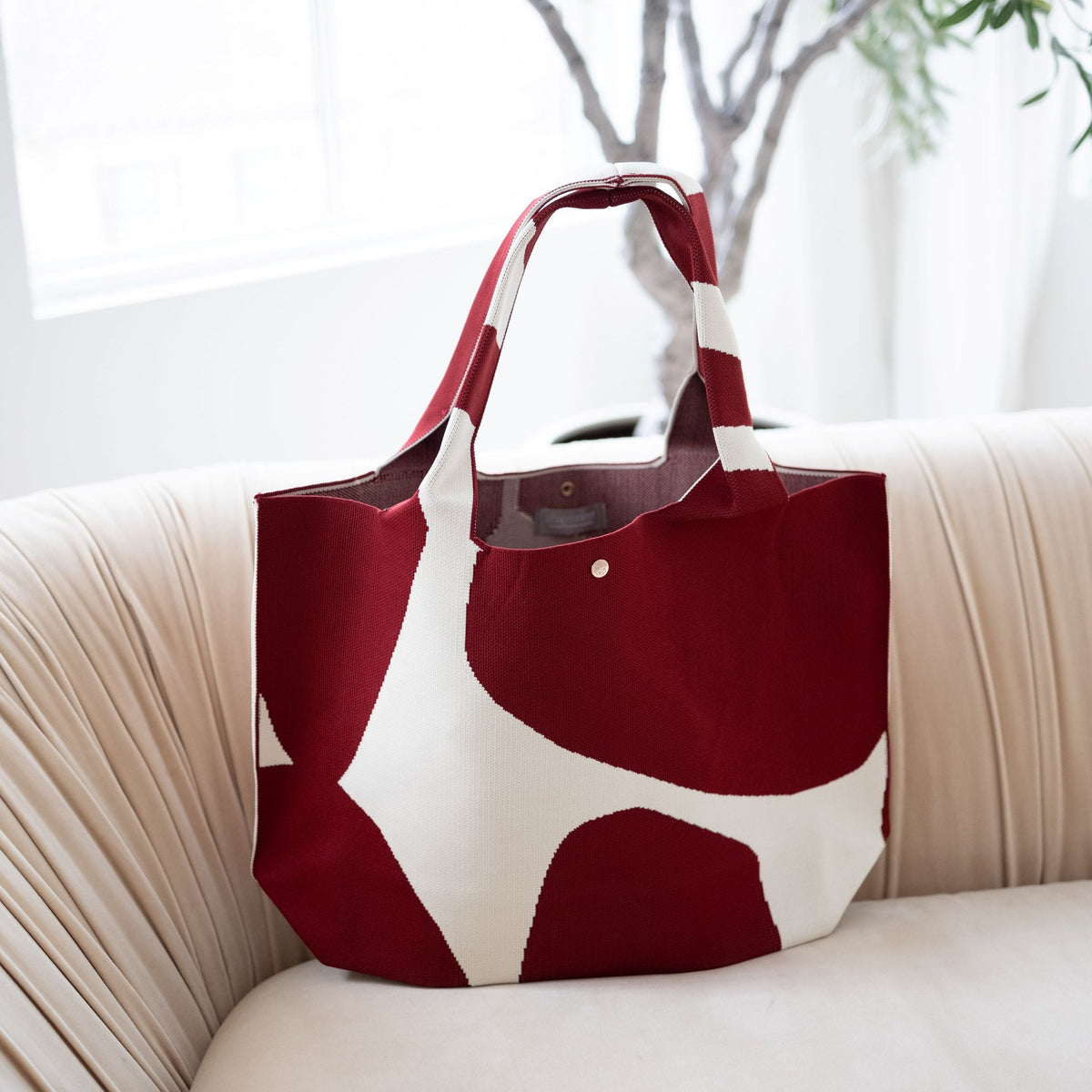 Moody Red Blend Signature Tote view 5 (bag)