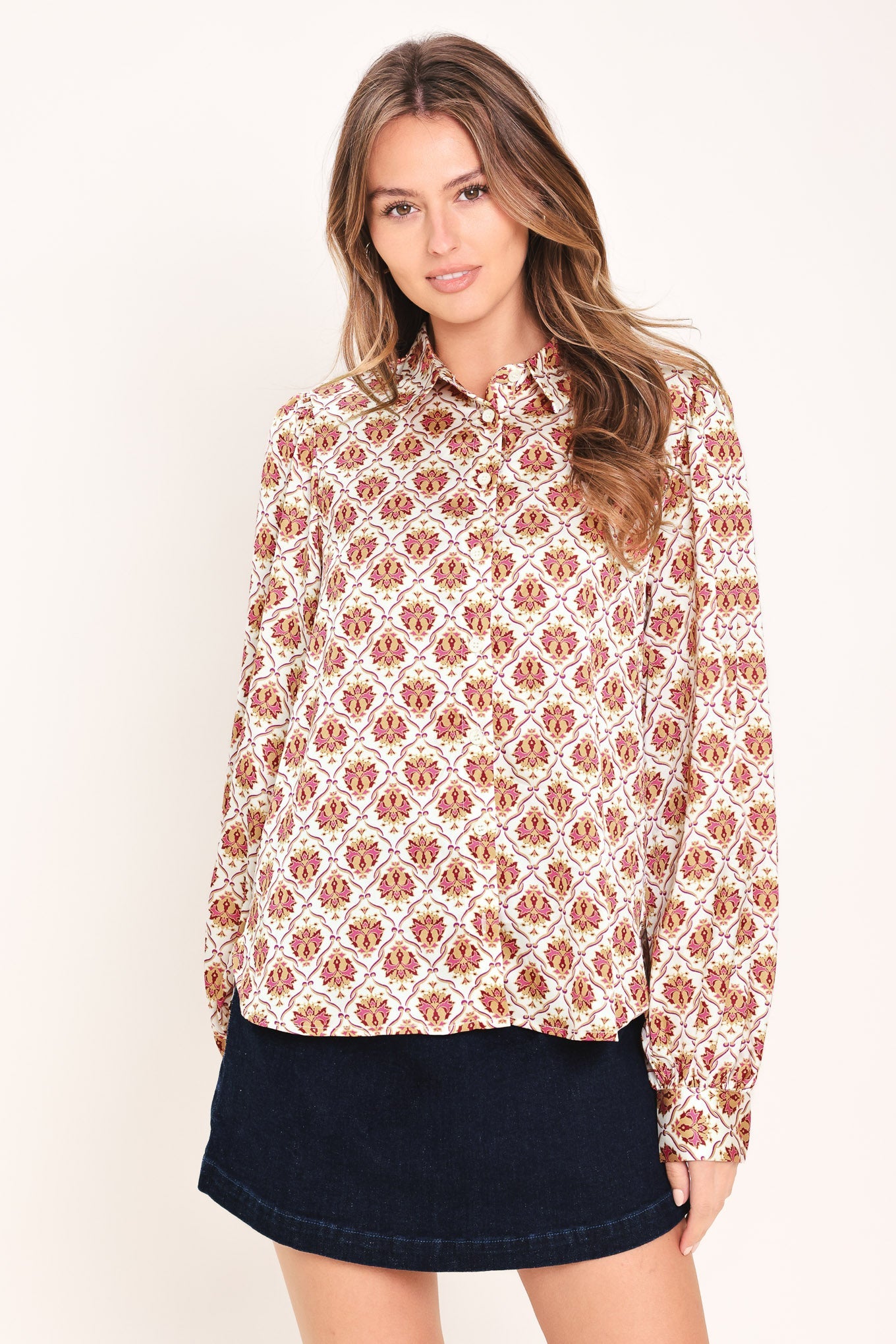Moroccan Muse Woven Top in BURGUNDY view 3